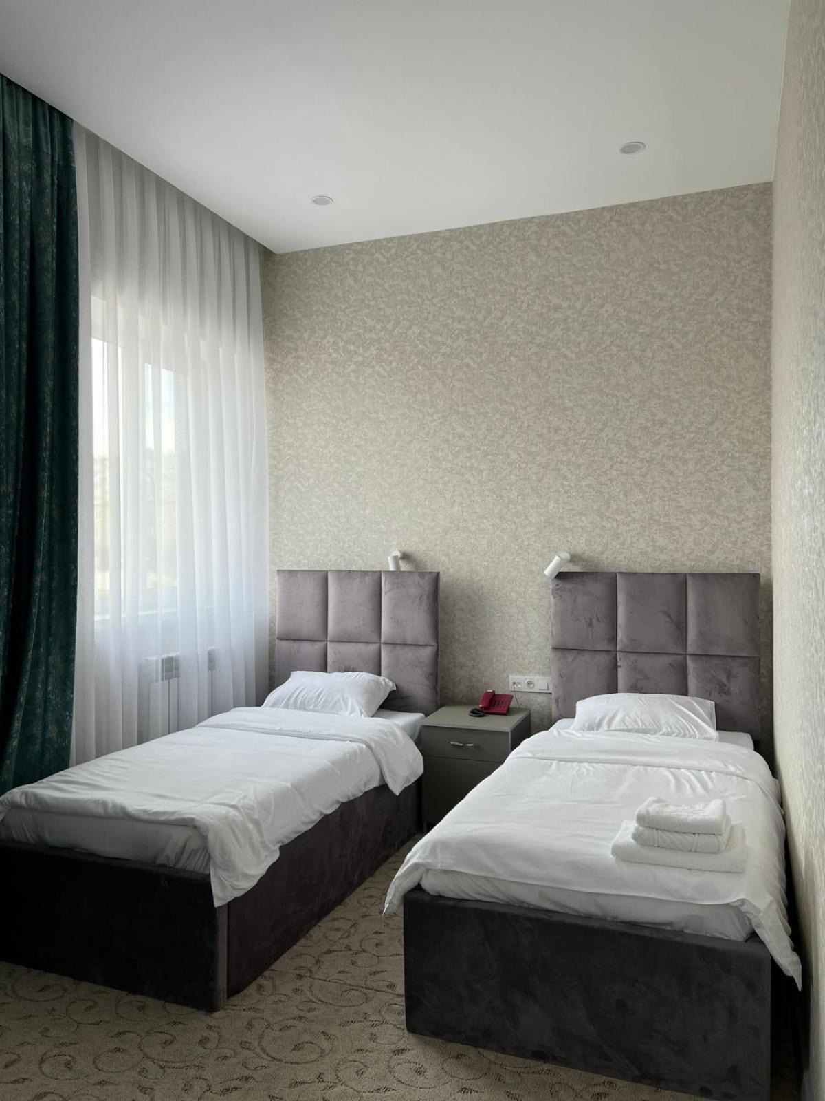 Ritz Hotel Atyrau Exterior photo